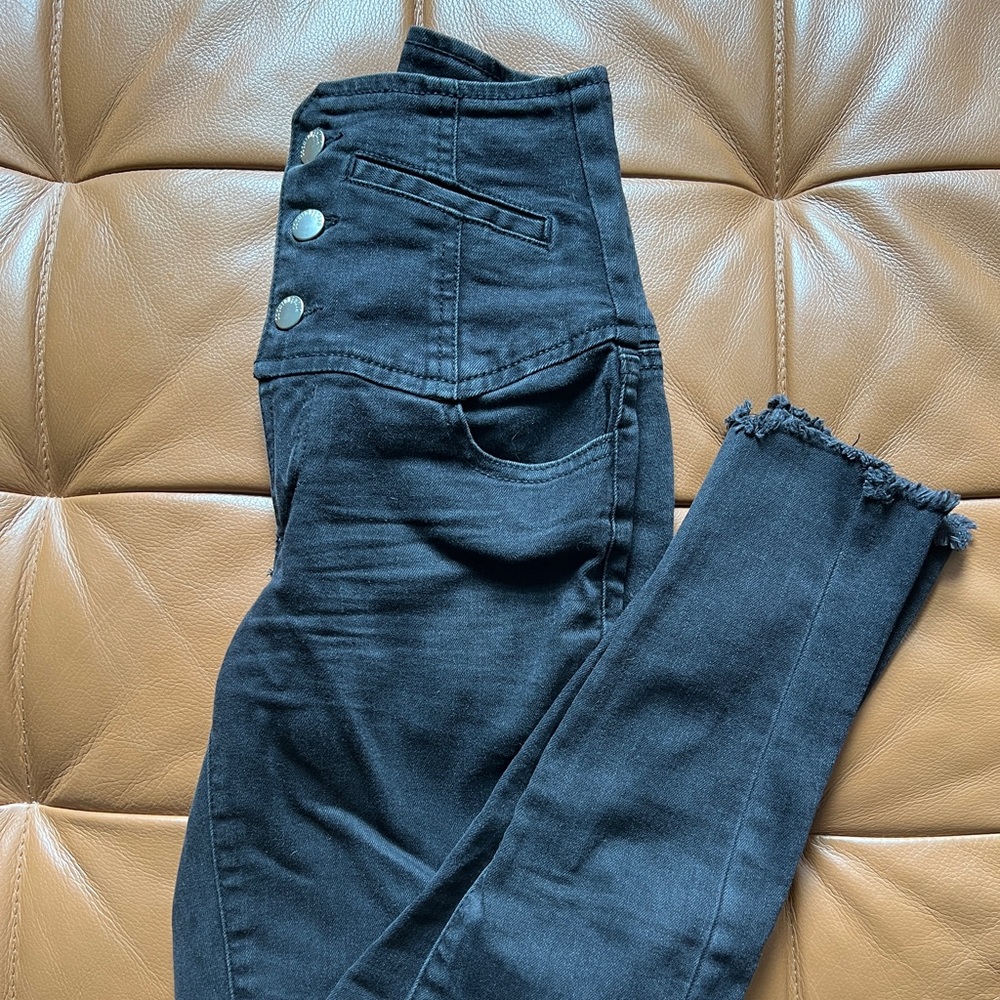 Black High-Waisted skinny Jeans